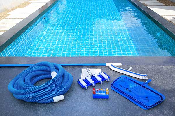 Pool Cleaning & Maintenance Services